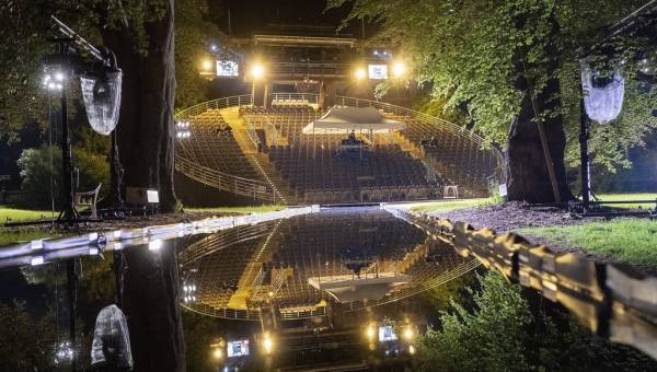 Czeski Krumlow - magia teatru pod gwiazdami